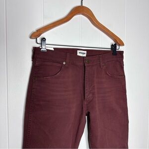 NWT Wrangler Greensboro Regular Straight in Red Mahogany